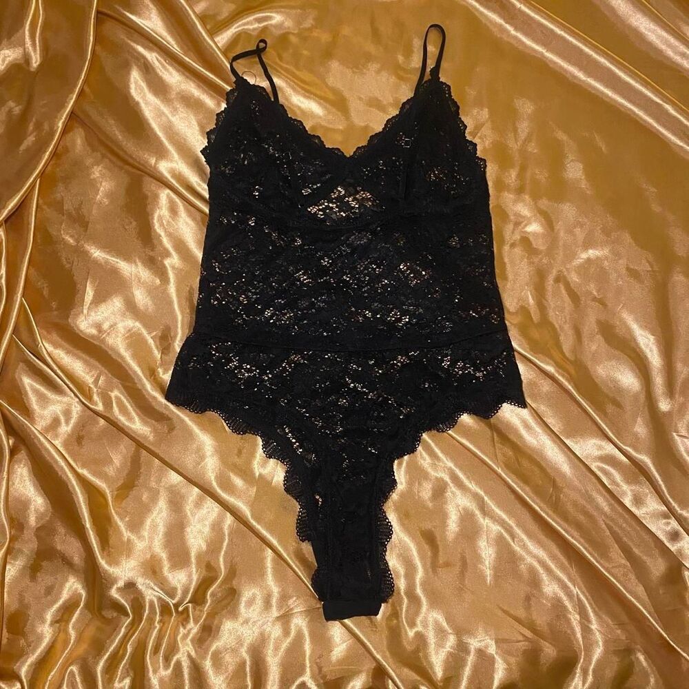 Lulu's Black Lace Thong Bodysuit - Picture 4 of 7